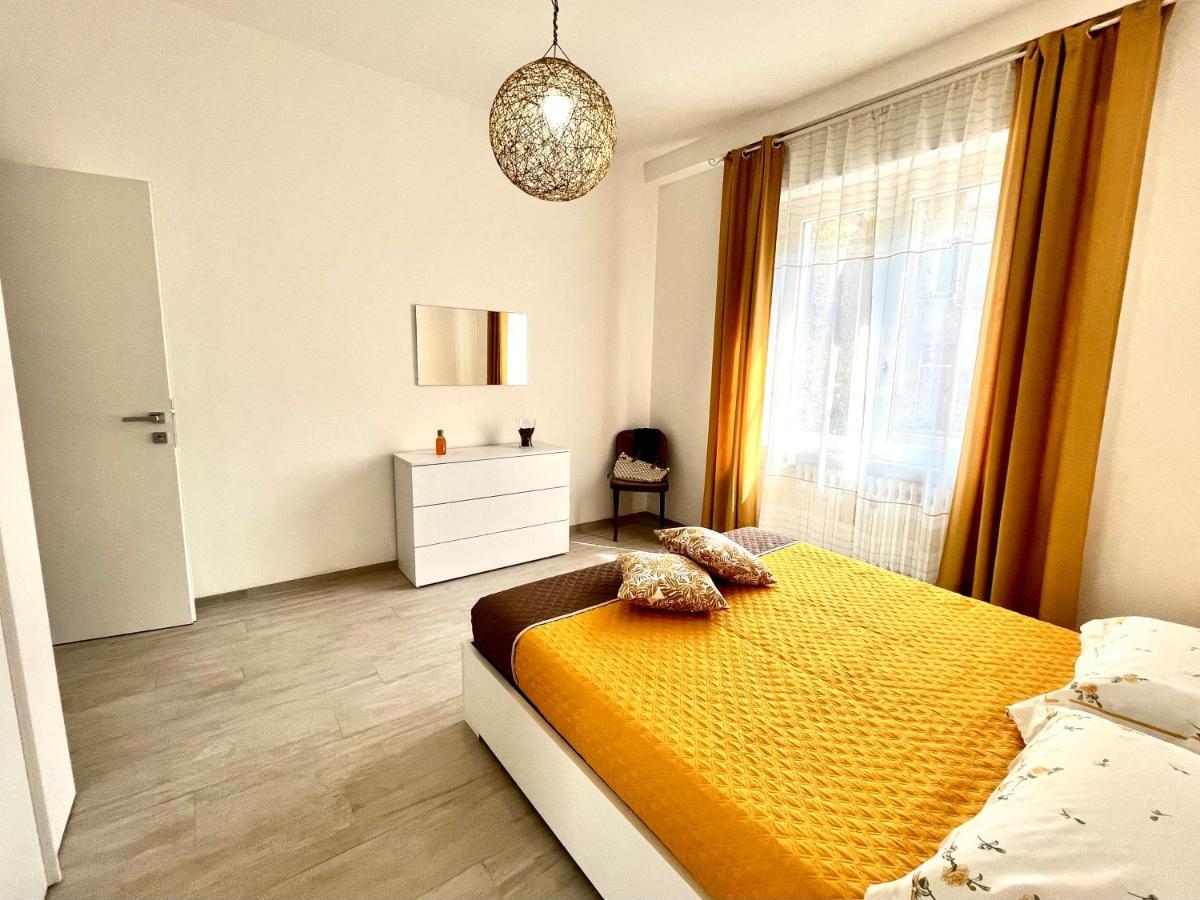 Marina Centro Harbor Apartment Rimini Exterior photo